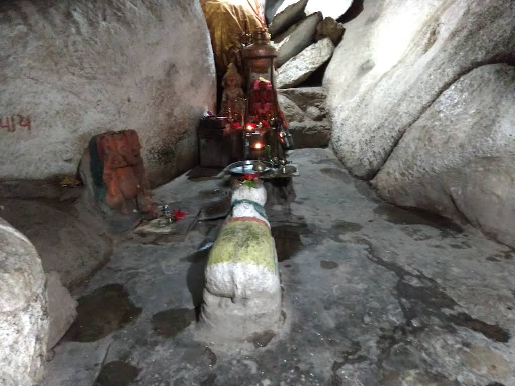 Idol of gupteswar mahadev richhiya temple